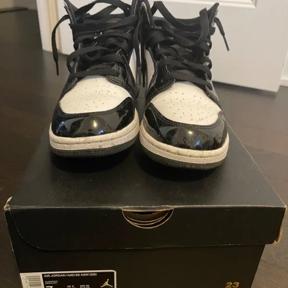 Air Jordan - Picture 4 of 4